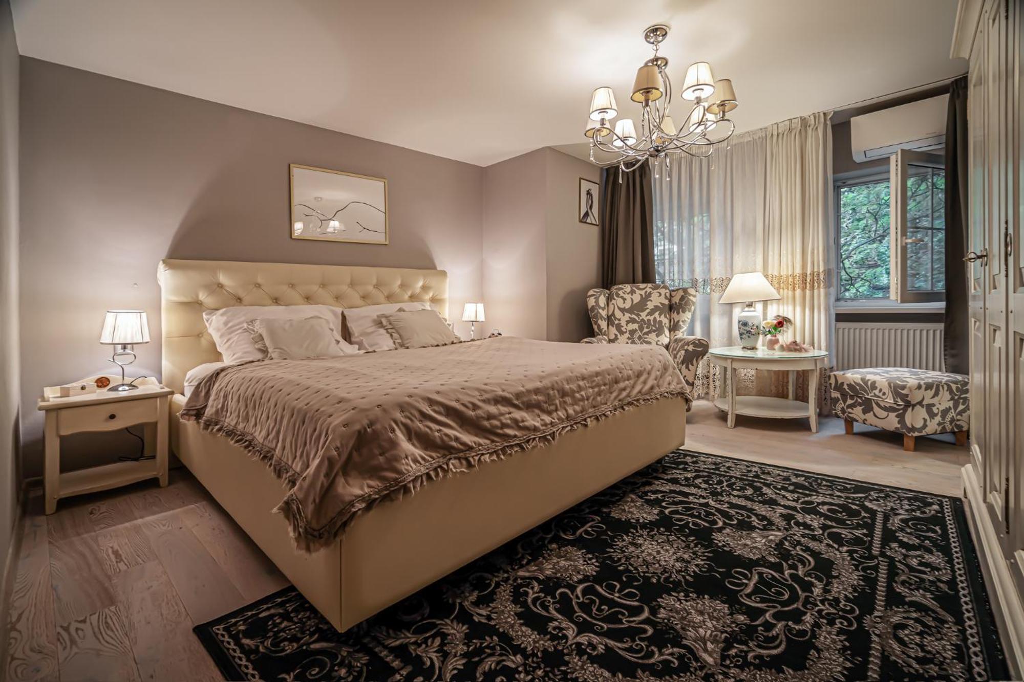 Luxurious And Royal Apartment In The Old Town 브라티슬라바 외부 사진