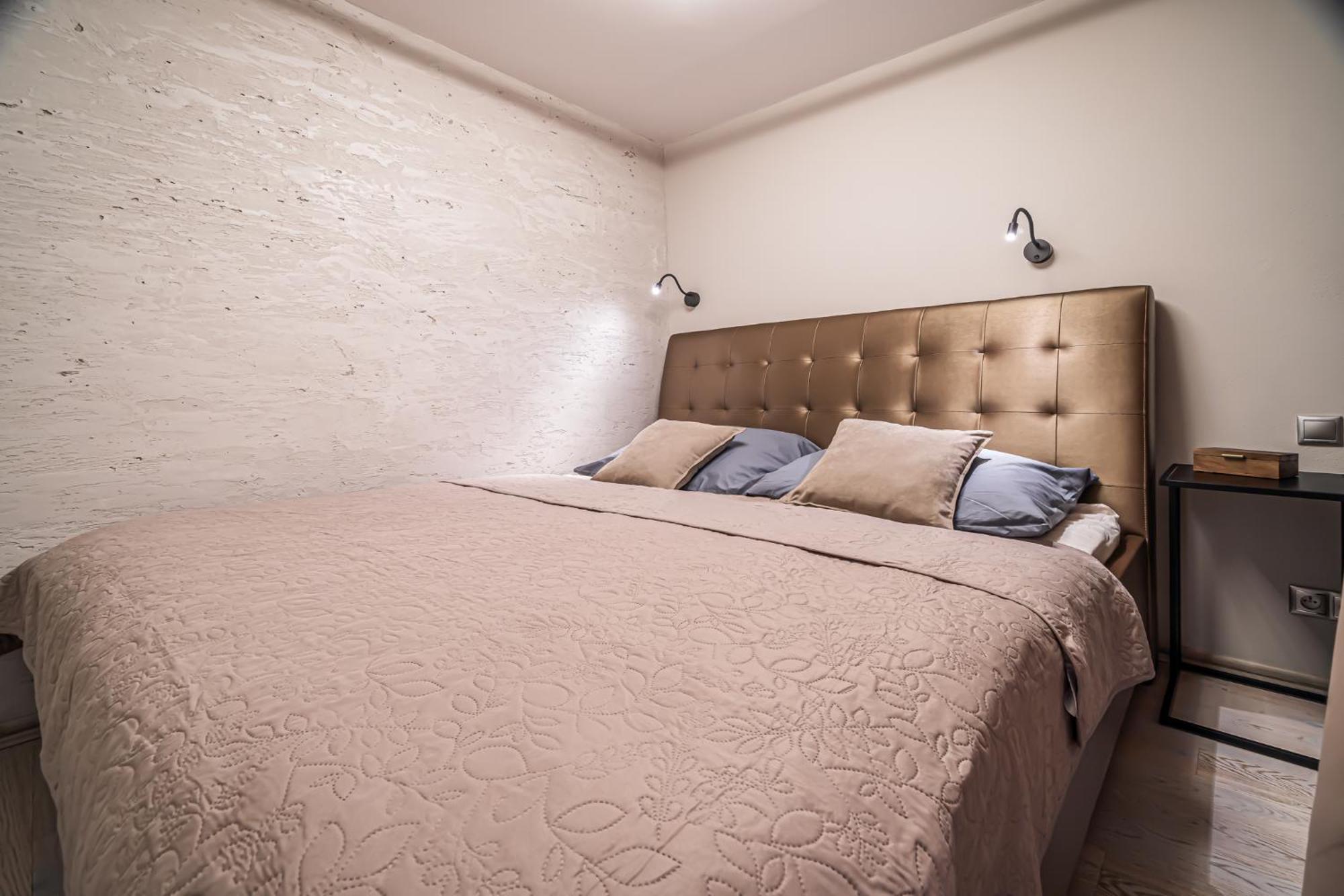 Luxurious And Royal Apartment In The Old Town 브라티슬라바 외부 사진